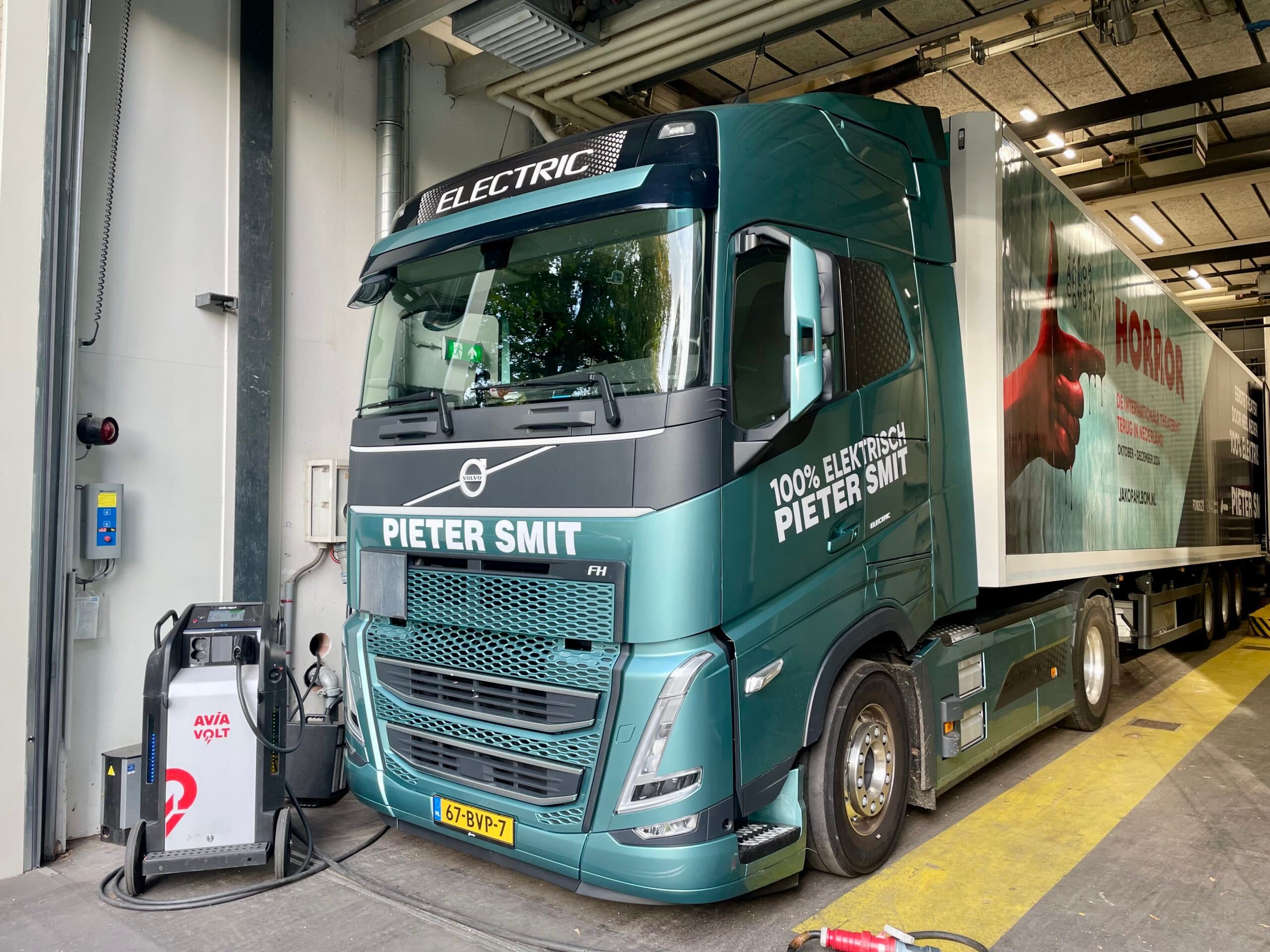 Aan de lader in Utrecht 2